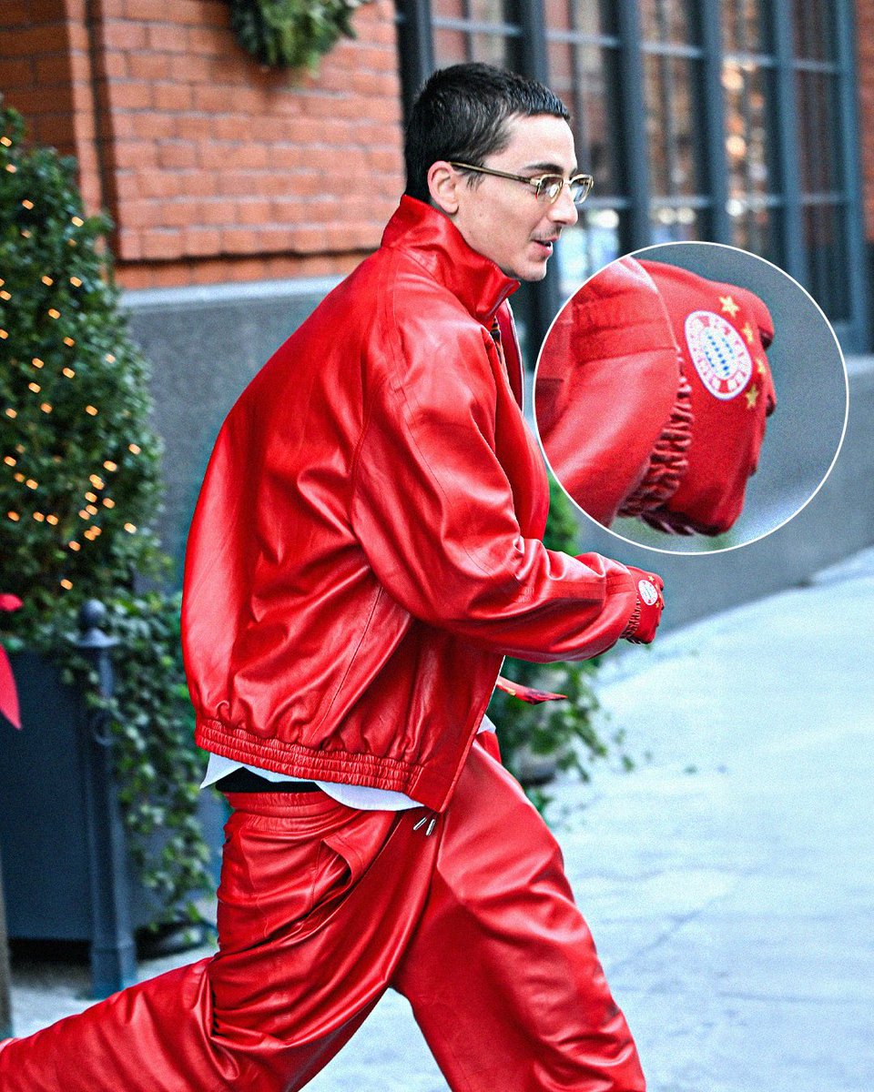 FCBayernUS's tweet image. 🔴 Timothée Chalamet knows ball 😮‍💨