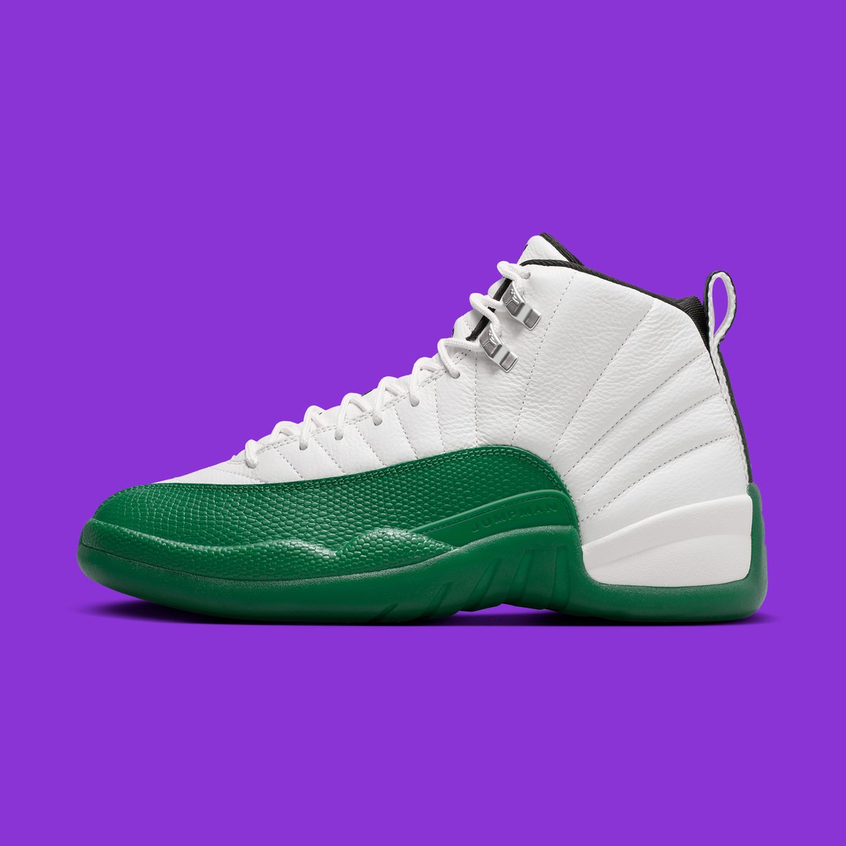 houseofheat's tweet image. "Bucks" Air Jordan 12 Retro Expected September 19, 2026 🦌

Details: hoh.news/0pse5lKg