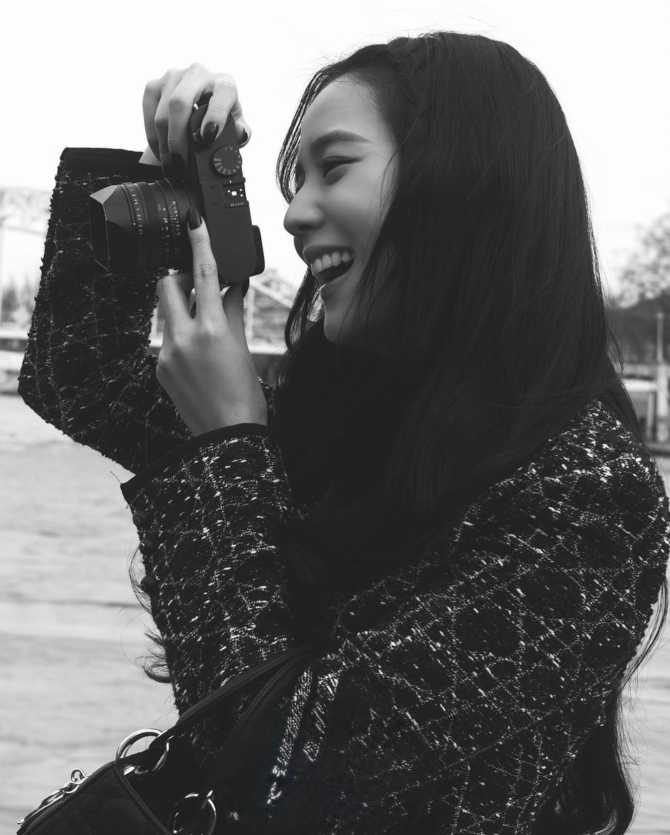 eujenifer_'s tweet photo. 🖤✨ https://t.co/Iu1afStJyx