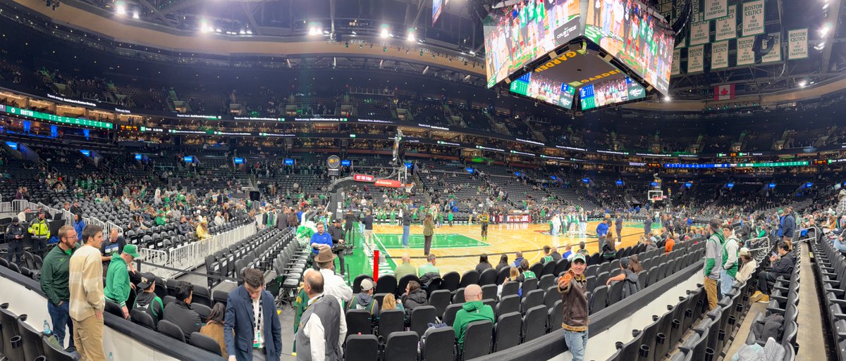 PhantomHusky tweet media