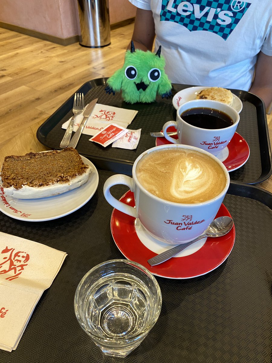 pam_fal's tweet photo. Colombian coffee with my friend
 @leonardochaile y Sr. Puuul @meta_pool 💚 https://t.co/TsYoLeUHoW