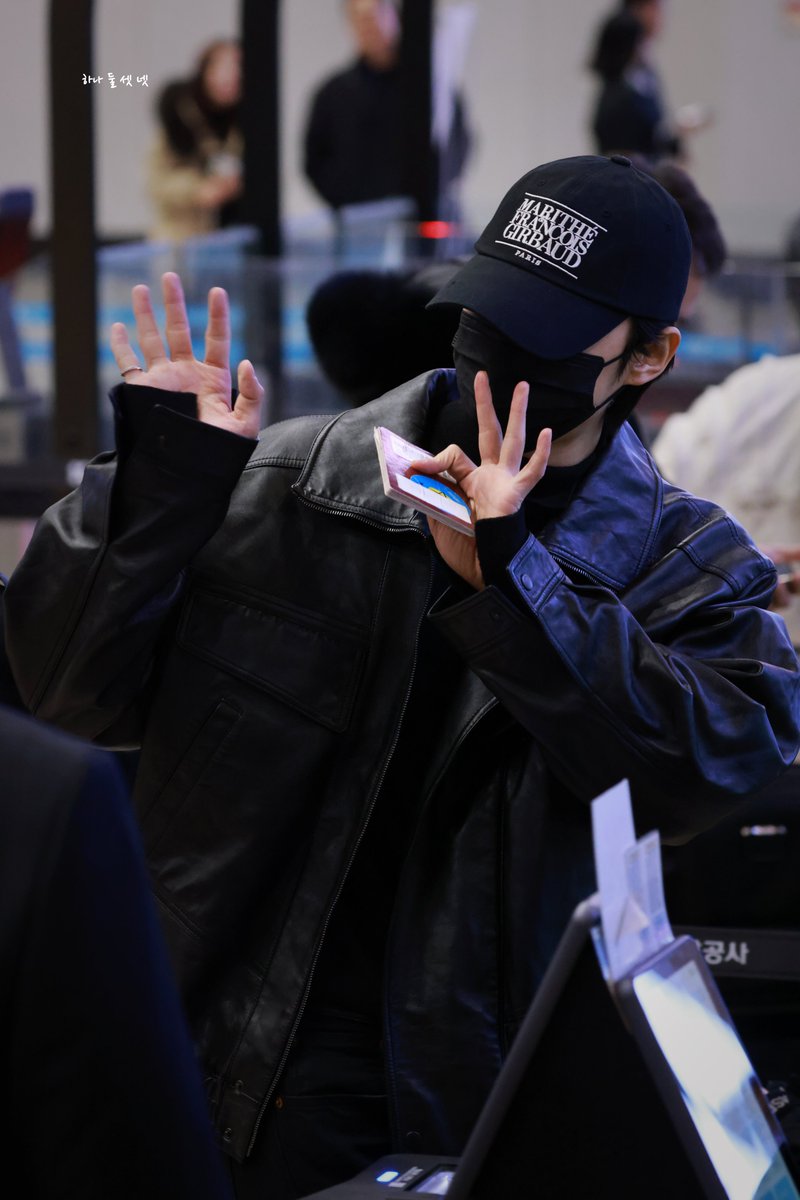 #세븐틴 #SEVENTEEN 
#JUN #文俊辉 #문준휘 #준

251216 김포 출국