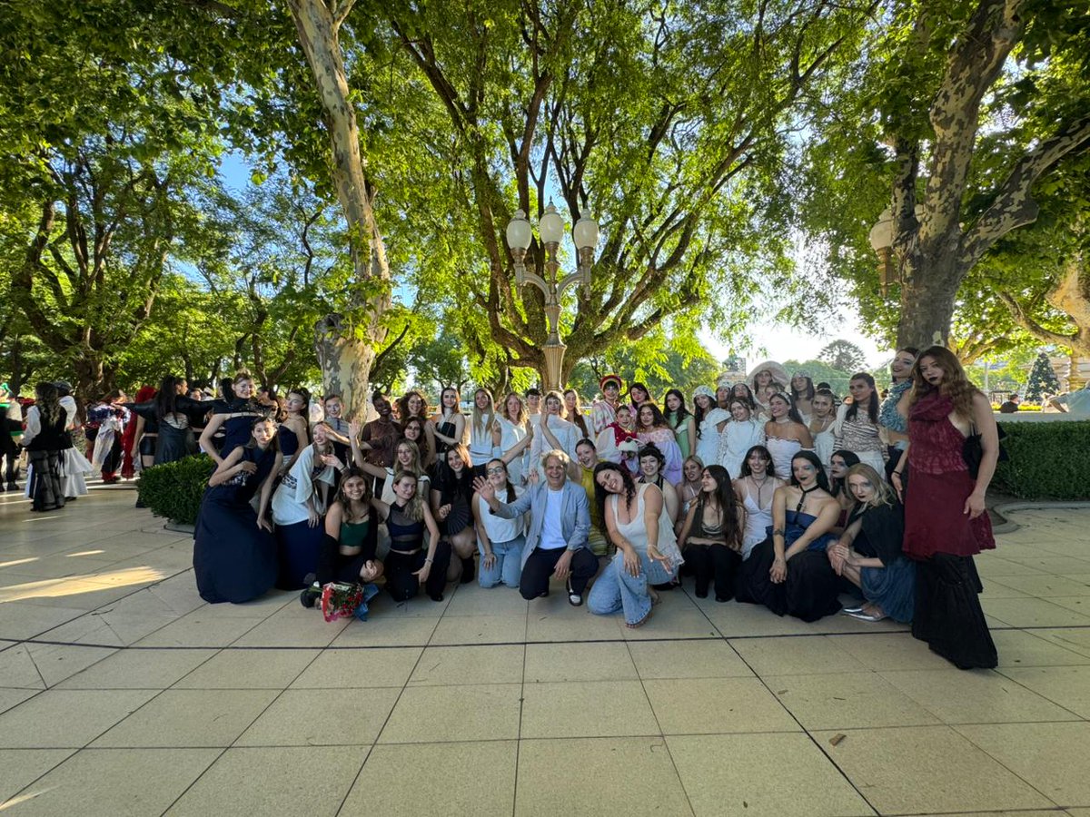 Desfile de alumnos de la " Catedra Ayala" de la <a href="/udepalermo/">Universidad de Palermo</a>