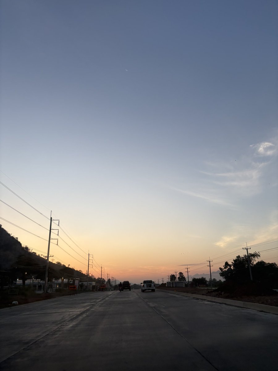 มอนิ่งงับบ ไปทำงานที่เรารักกันนนน🤣
#กาญจนบุรี #สาวอวบ