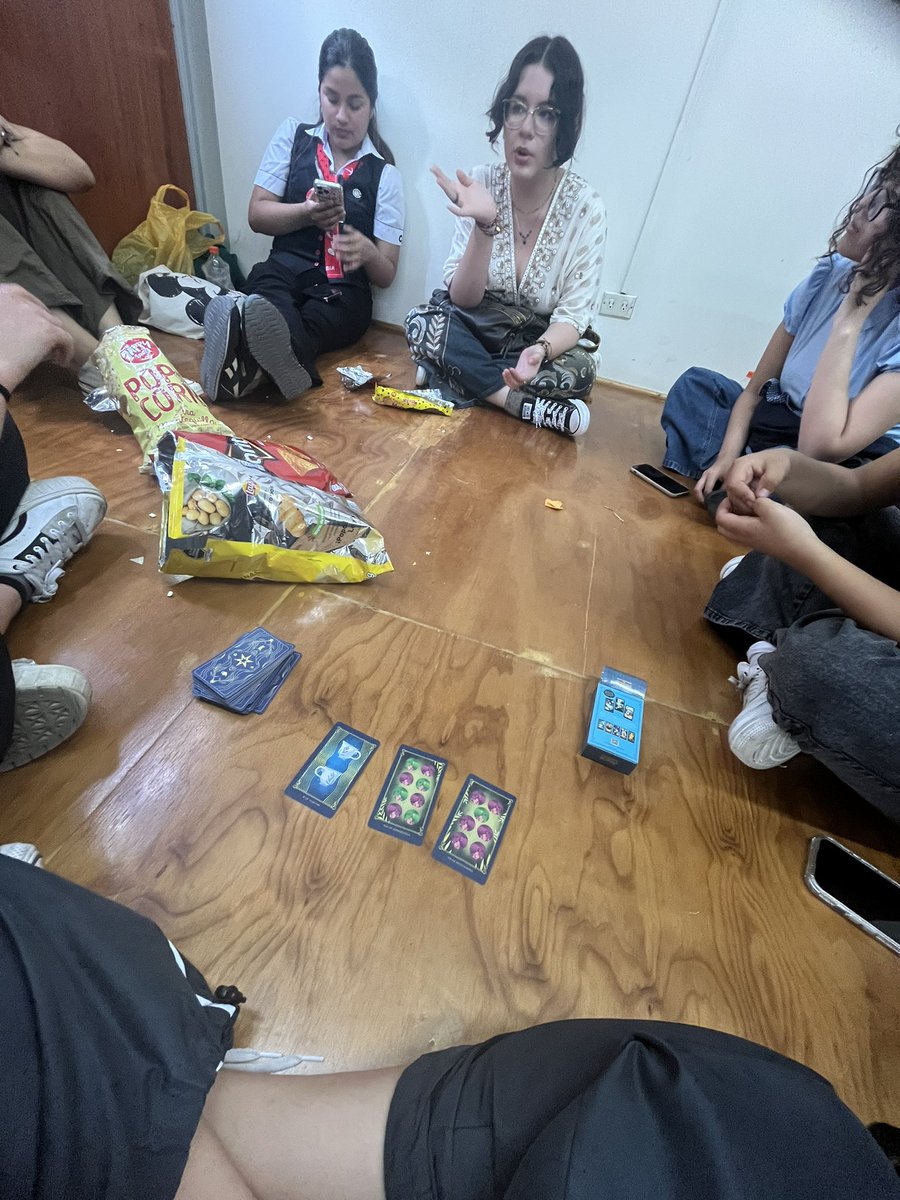 sunlaxis's tweet image. I love doing nothing