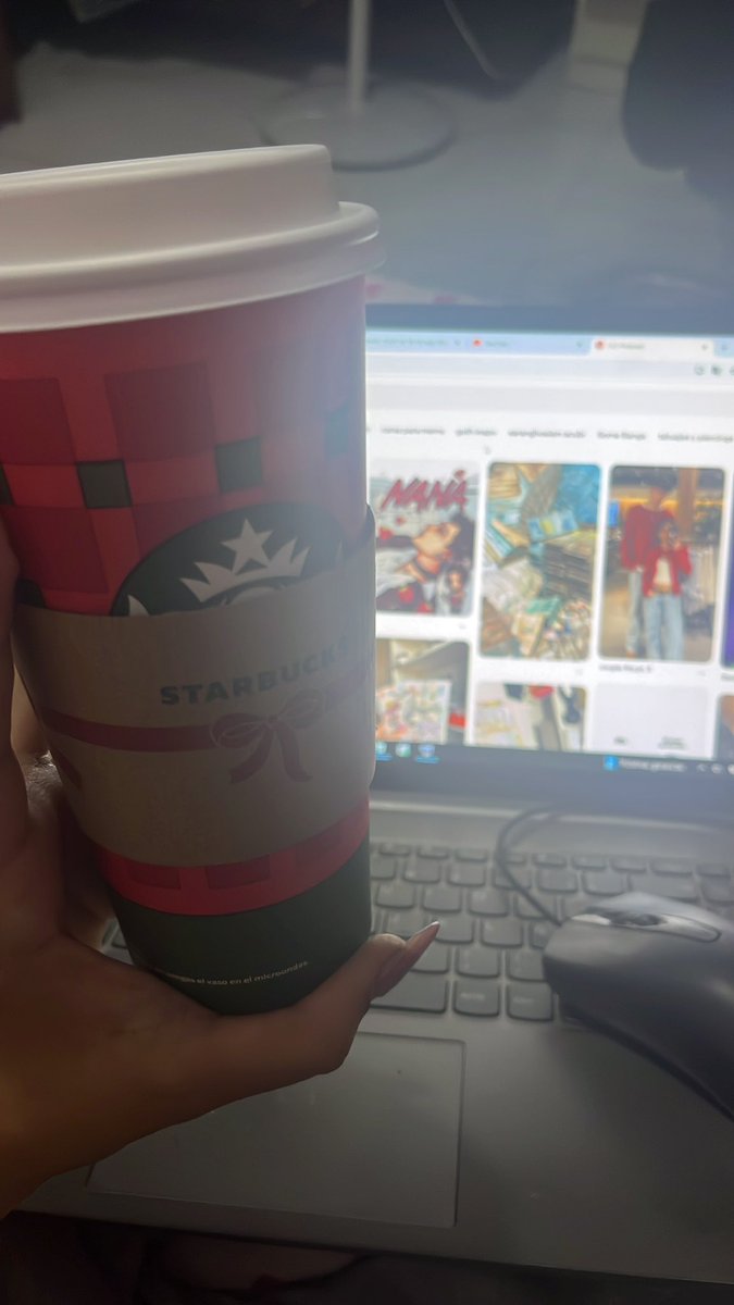 sunlaxis's tweet image. I love doing nothing