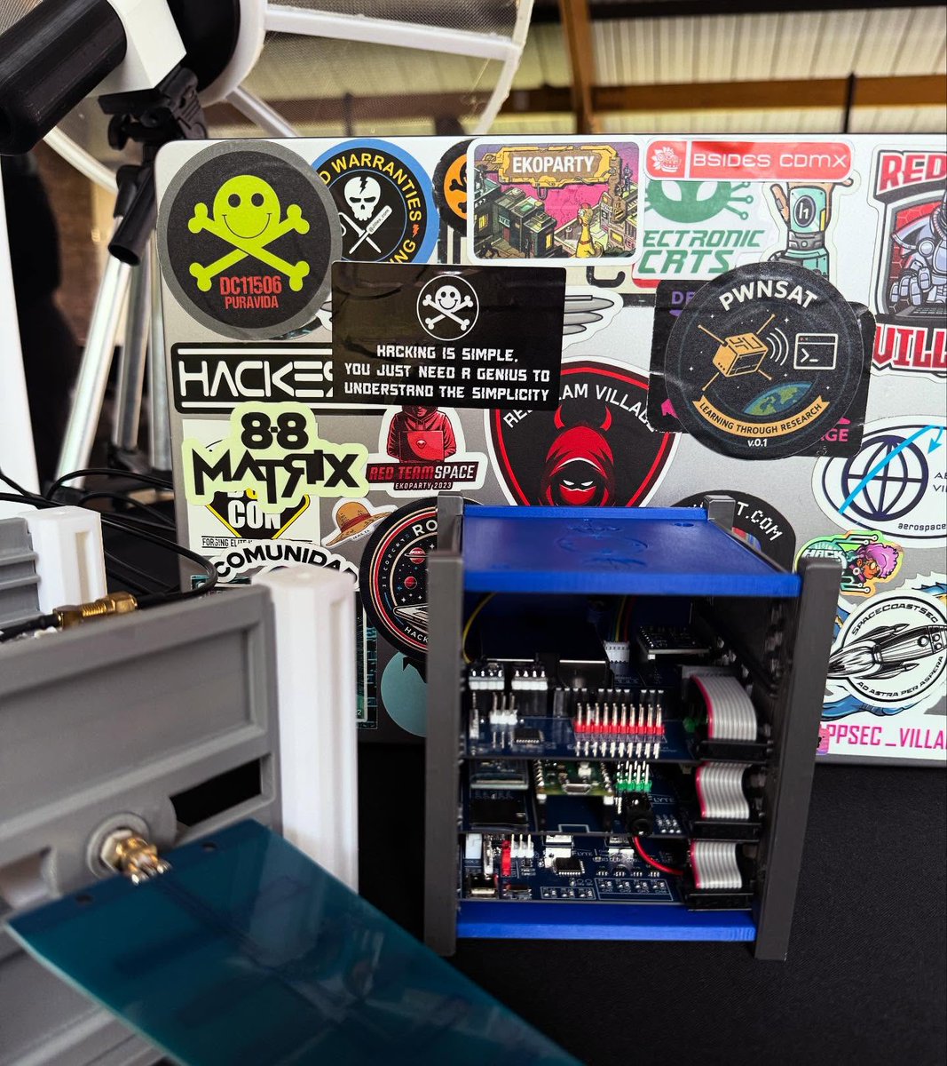 java_cracks's tweet image. Hacking is simple, you just need a genius to understand the simplicity!