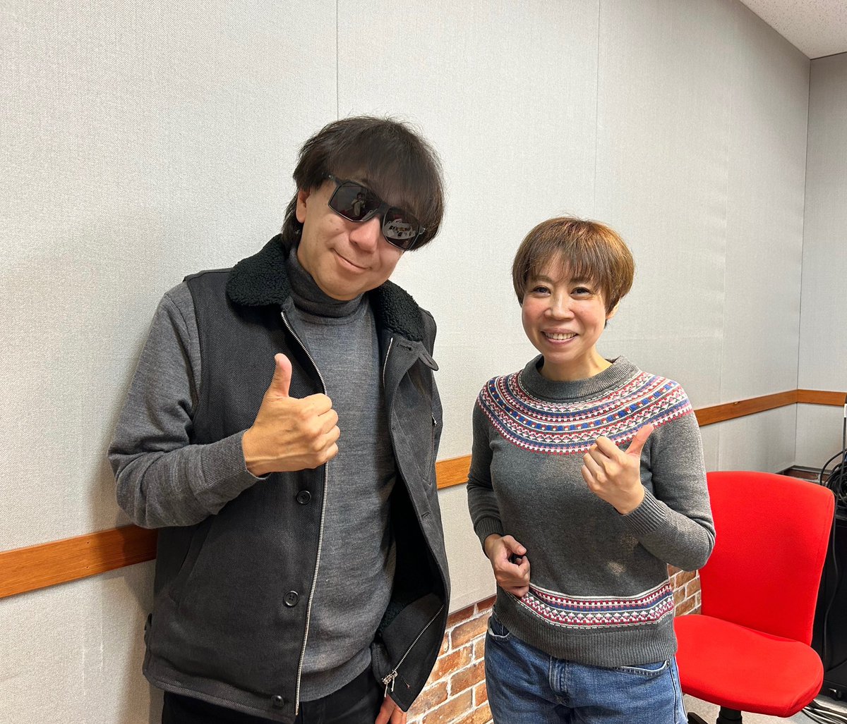 KPag_Me's tweet image. お元気な #木根尚登 さんと今年最後の収録でした🎙️久しぶりの二人での収録でしたが、冒頭から笑いすぎて最後まで体力が持つか心配でしたが😂
最高の今年最後の収録でした✨
秘話も盛り沢山で『キネ記念日』もありますよ👍皆さんお楽しみに😊
#キネソラ
#エフエムたちかわ