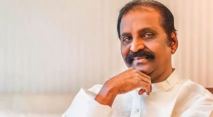 selliyal's tweet photo. வைரமுத்துவின் “வள்ளுவர் மறை-வைரமுத்து உரை” நூல், சரவணன் தலைமையில் கோலாலம்பூரில் வெளியீடு! https://t.co/JiZtDF0eh8 via @Selliyal - செல்லியல் https://t.co/MfV2ENxuJa