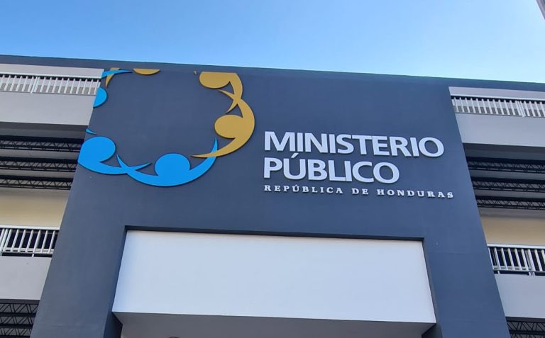 La Unidad Contra Delitos Electorales recibió un audio vinculado a la Noticia Crimini del proceso electoral en el que presuntamente un expresidente que gobernó en la última década da instrucciones para que no se realice el recuento voto por voto. Se corrobora para informar al país