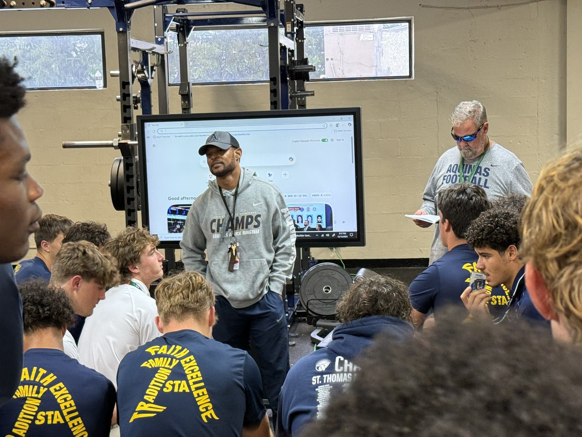 Aquinas Football tweet media