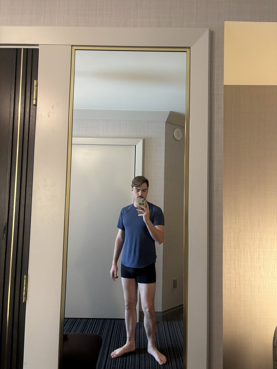 Ratthew___'s tweet photo. Big fan of hotel time https://t.co/NzSVp8W83i