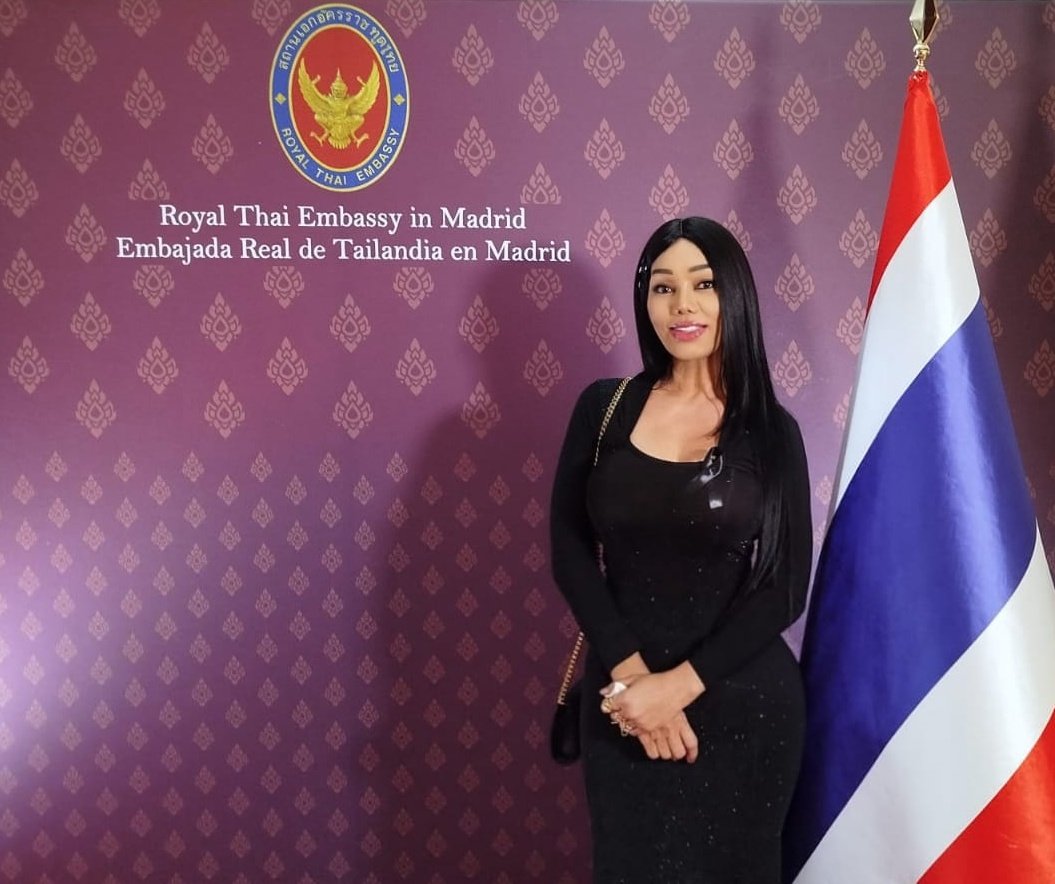 Orgullosa de mí patria. Es un honor sentir ésta gran nación, es la representación de la Nación, la religión y el Rey. ¡Viva Tailandia! ♥️🇹🇭♥️

#ThongTrairong #Tailandia
#CulturaTailandesa #OrgulloTailandés #ไทยนี้รักสงบแต่ถึงรบไม่ขลาด #สถานเอกอัคราชทูตไทย #EmbajadaThai #TwoYupa
