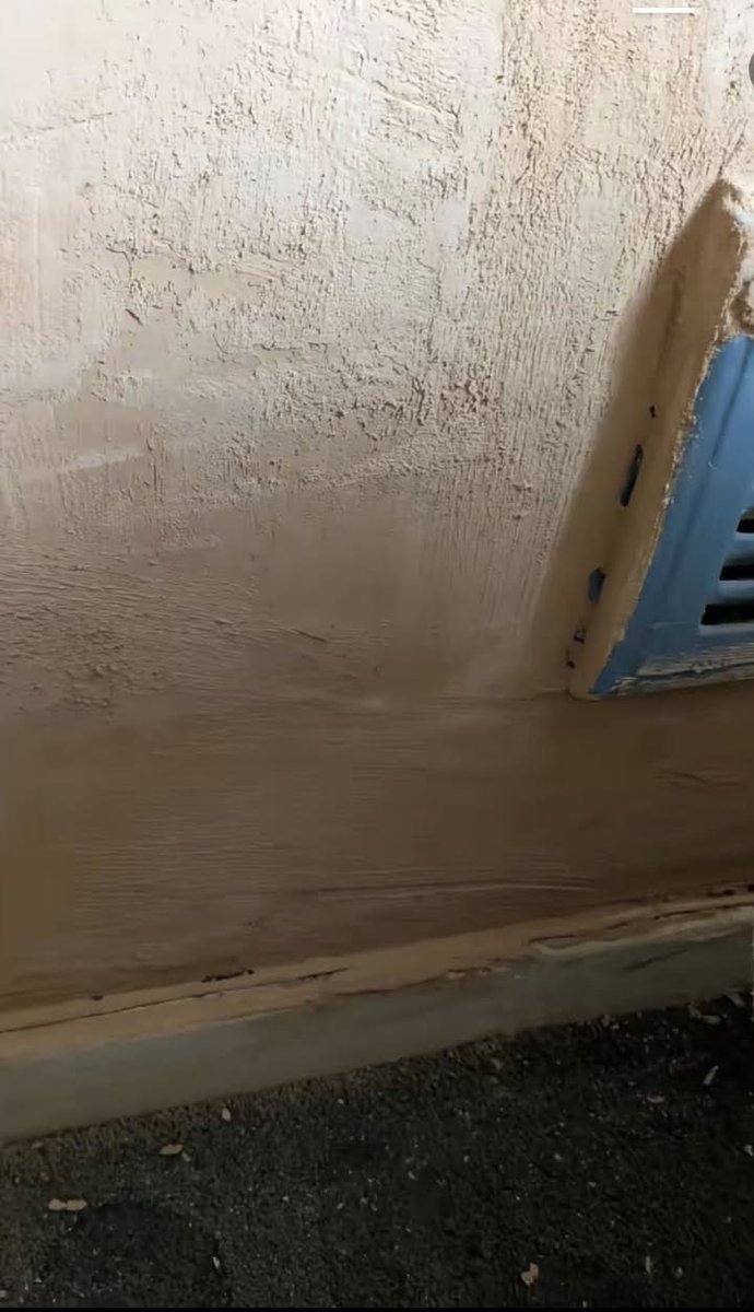 DecoratorsU's tweet image. This customer had the walls replastered to ‘save the decorators time’.

#plaster #decorator #timesaver