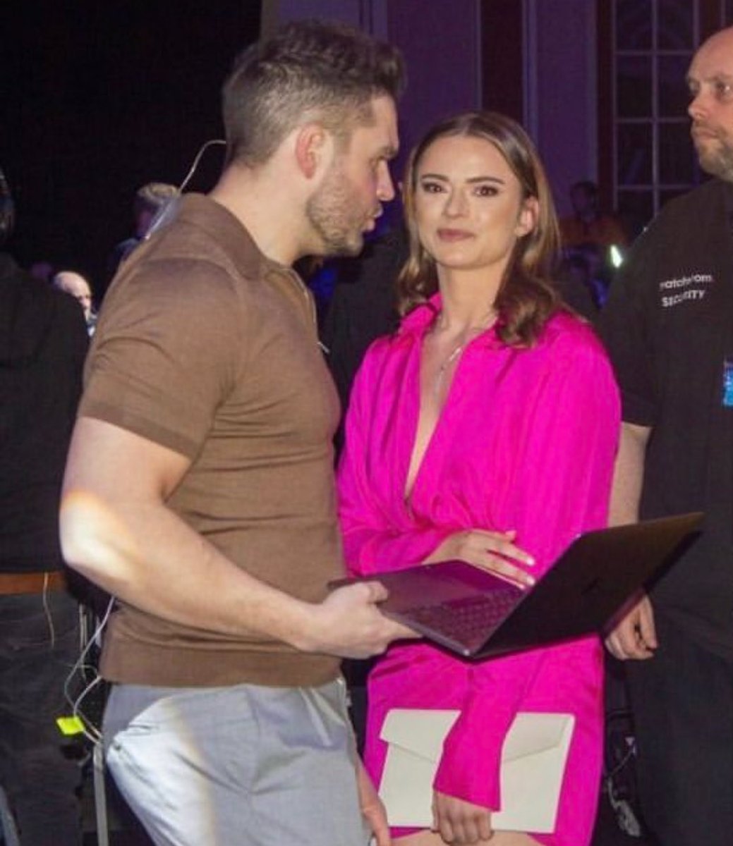 BeckerBoxing's tweet image. I nominate @ChrisLloydTV who Eddie Hearn got sacked because he wanted Skye all to himself 🫣🫣#Boxing