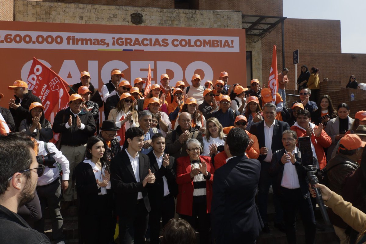 mauricio24p's tweet photo. @WRadioColombia https://t.co/Sme73Lst6l