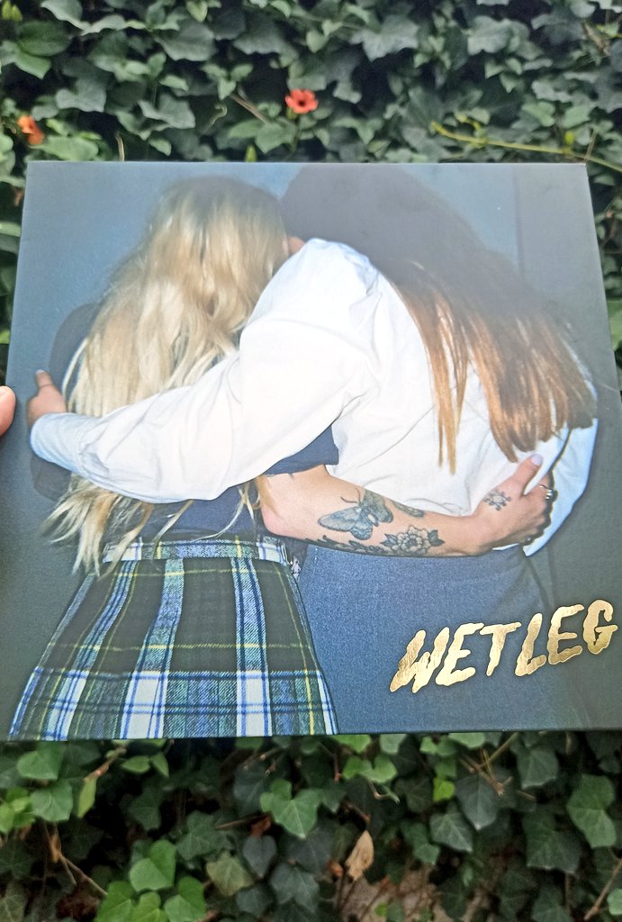 el_Ismart's tweet photo. Había olvidado lo rico que está el álbum debut de wet leg antes de la fama. https://t.co/nbdmoaSP5o