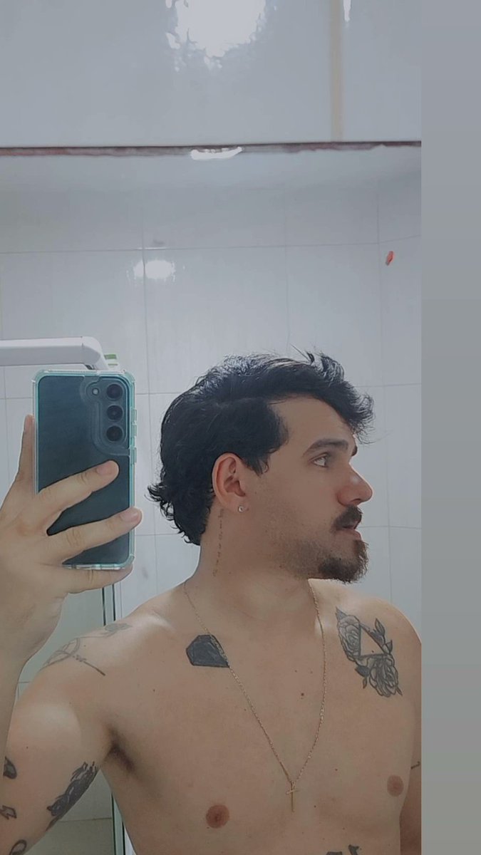 jeffsobbral's tweet photo. Dump desse cabelin antes de passar a tesoura! https://t.co/lYAwCYJfh3