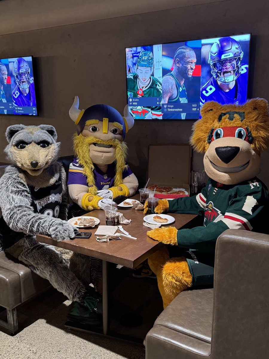WolvesCrunch's tweet image. Triple victory lunch 22 years in the making.