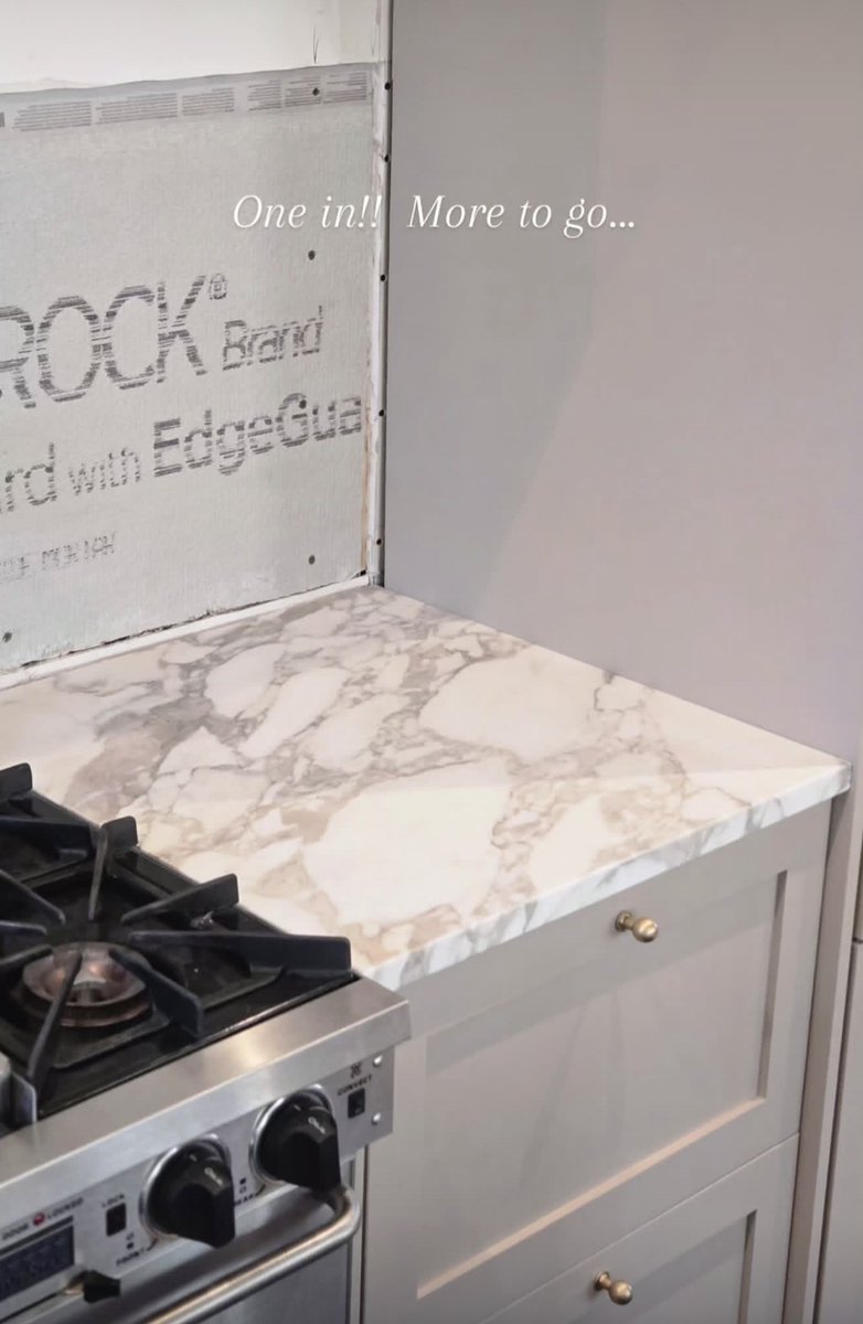 Never get sick of <a href="/semihandmade/">Semihandmade</a> progress shots…