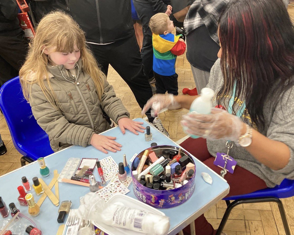 PathwaysEACT's tweet image. An amazing Christmas Fayre. So lovely to be able to open our doors to Longley Community. All stalls and fun led by our wonderfully supportive parents and staff volunteers. #PrideOfLions #TeamPathways #dramaclub #LoveLongley