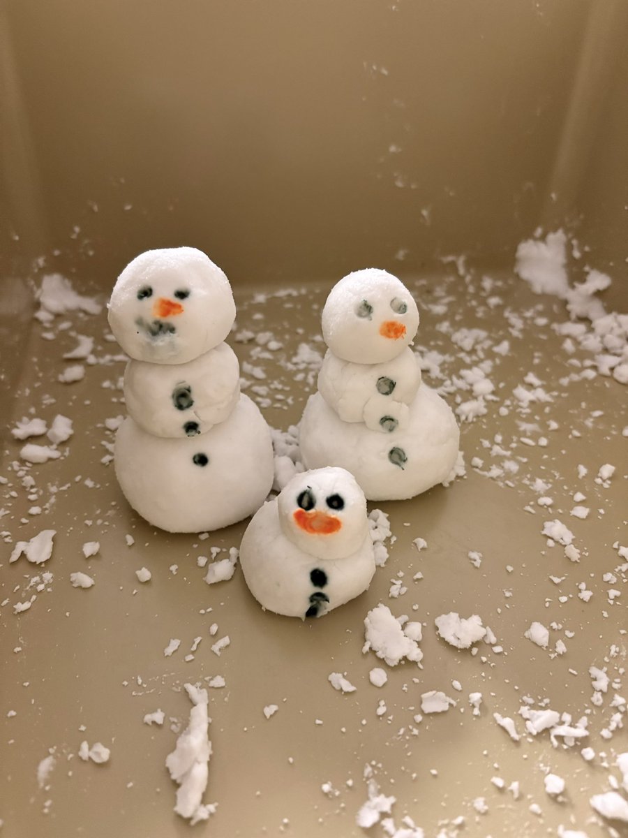 BethLWard's tweet photo. Christmas at Lomond 🧪🥼 https://t.co/U1B39oxe1F