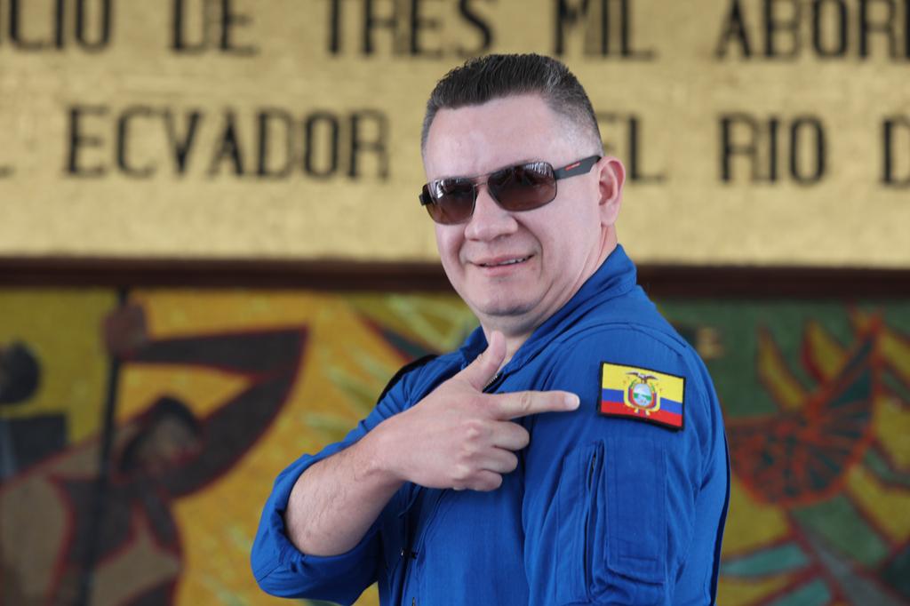 Juan Fernando Salinas, el primer ecuatoriano que viajará al espacio, fue recibido por el presidente <a href="/DanielNoboaOk/">Daniel Noboa Azin</a> en el Palacio de Carondelet. Es ingeniero aeroespacial y piloto comercial graduado de Embry-Riddle Aeronautical University, considerada la universidad de aviación