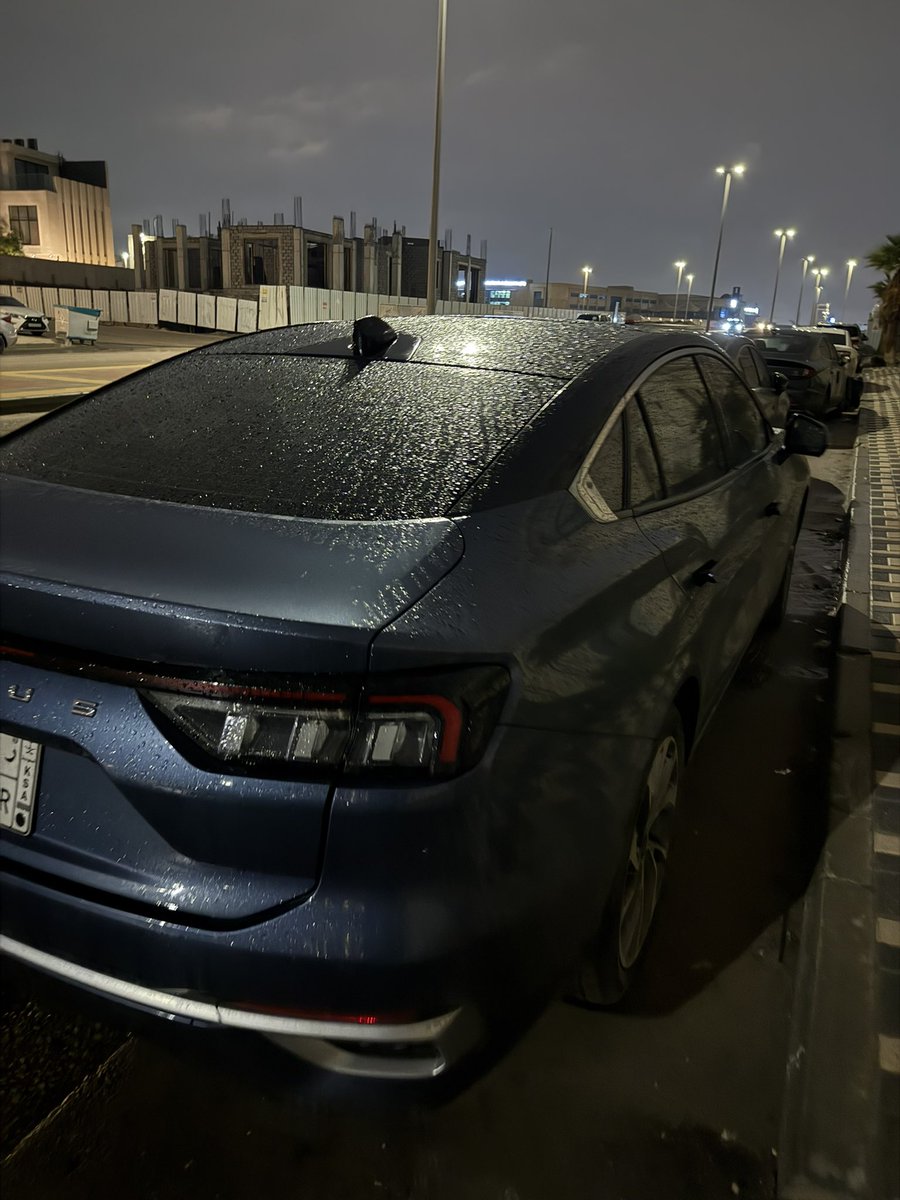 _L9L6's tweet photo. 11 pm. 15 December, 2025 🌧️ https://t.co/mWifWvpEew