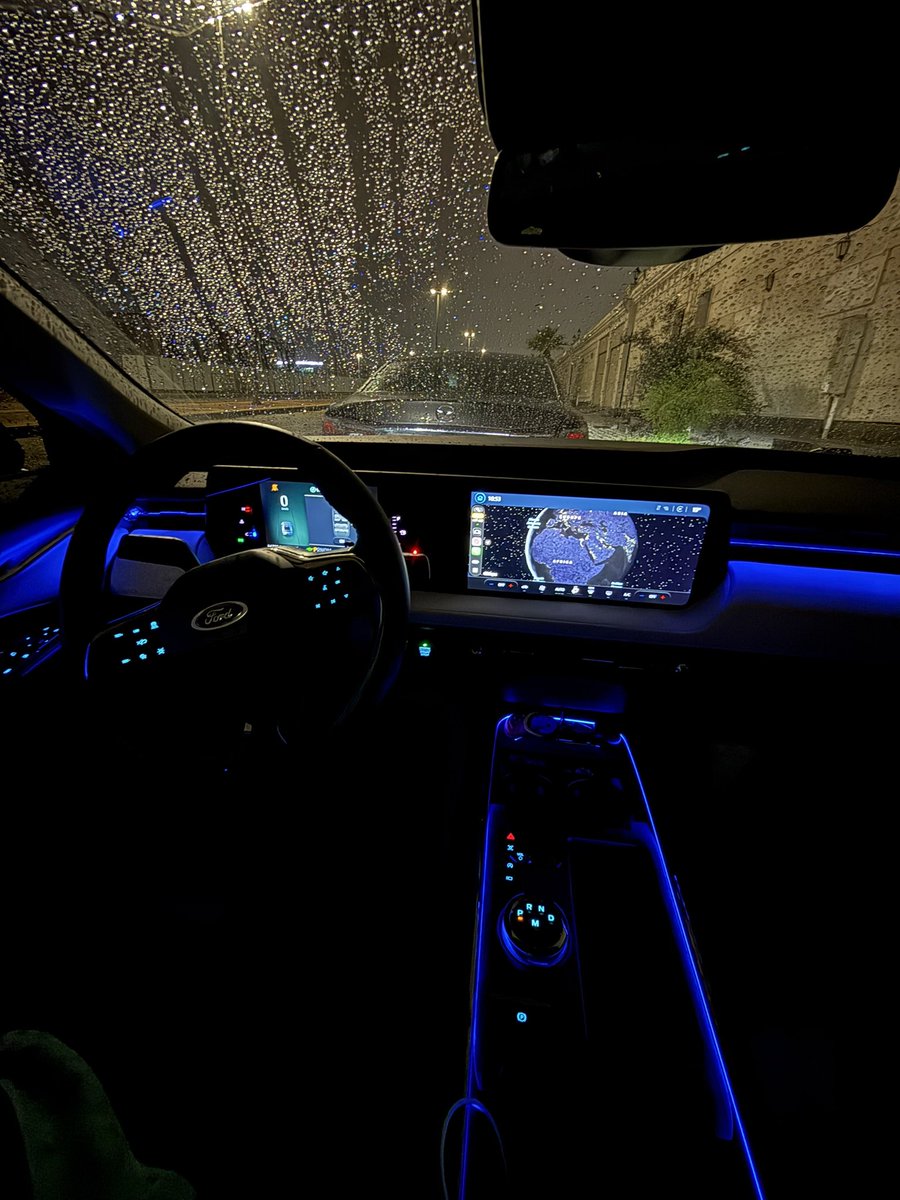 _L9L6's tweet photo. 11 pm. 15 December, 2025 🌧️ https://t.co/mWifWvpEew
