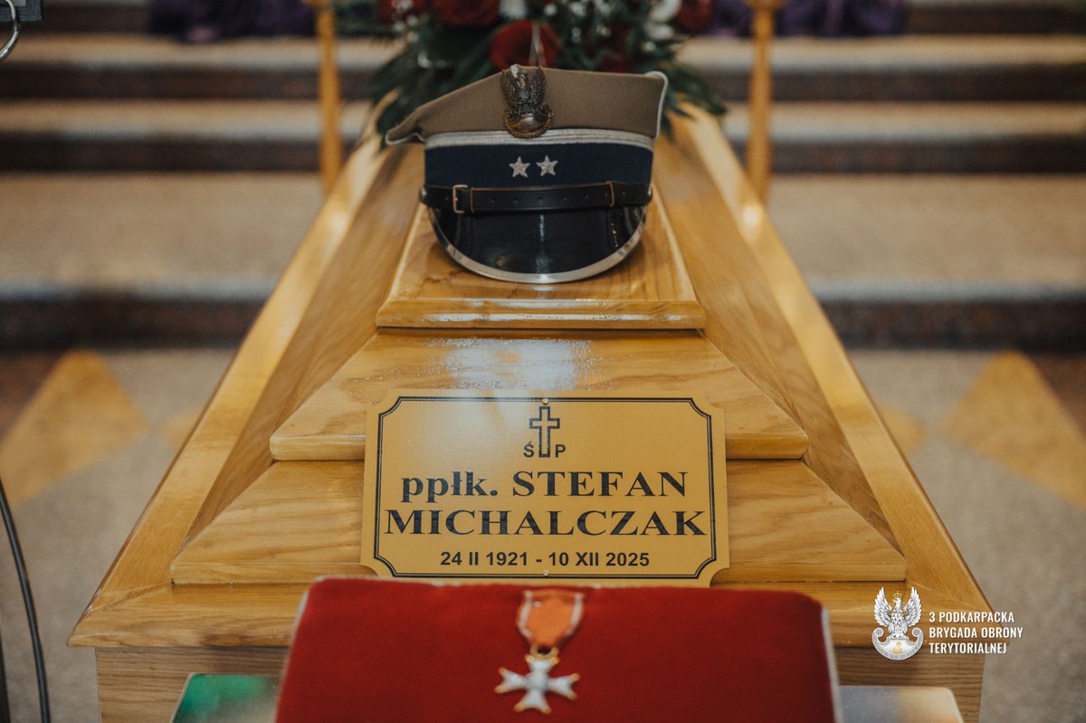 terytorialsi's tweet photo. Rzeszów żegna bohatera 🕯️
W wieku 104 lat odszedł ppłk Stefan Michalczak „Brzoza” – żołnierz ZWZ–AK, weteran walk o wolną Polskę i przyjaciel 3PBOT 🇵🇱
Jego służba i świadectwo pozostaną z nami.
Cześć Jego Pamięci.
#CześćJegoPamięci #AK #Weteran #Rzeszów #WOT #3PBO https://t.co/xGQqgLKRJx