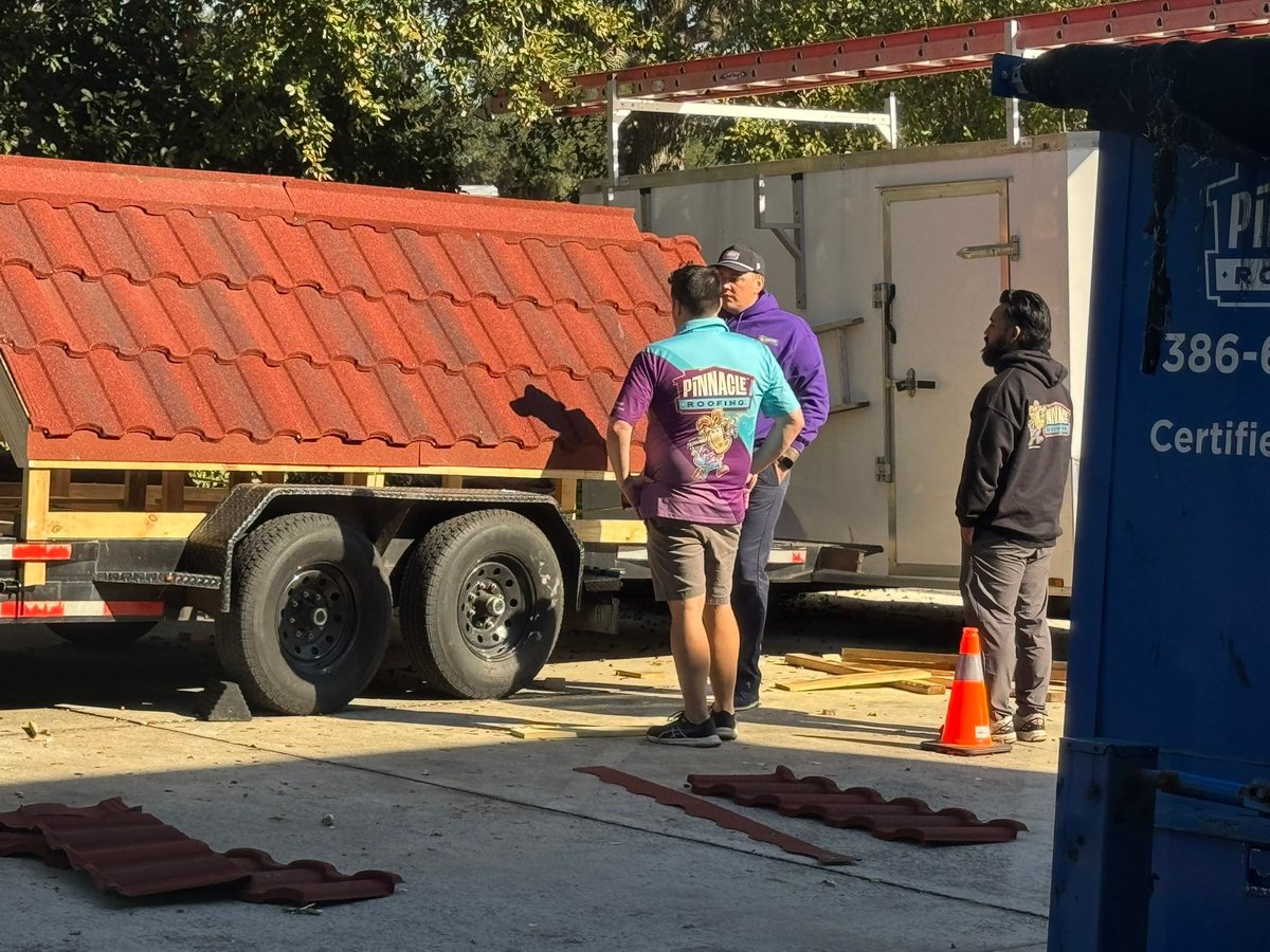 Pinnacle_RoofG's tweet photo. We would like to thank The City of Sanford and The City of Debary for putting on two wonderful parades this weekend. We had a blast constructing and showing the floats at both events. 
For more Events:
https://t.co/FcXW6M4Hty 
https://t.co/i02vdssf7V https://t.co/Ke5shyGrGx