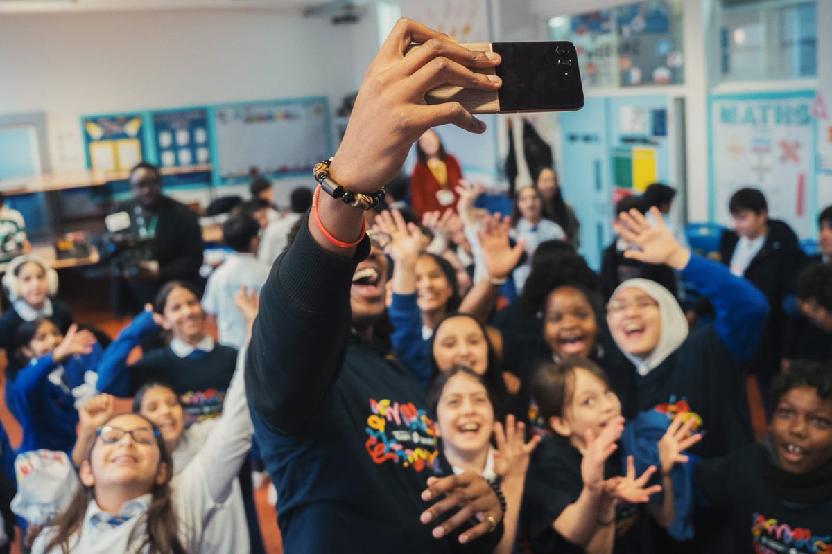 EuroLeague's tweet photo. The #BouncingForGood initiative stops in London! 🤩🇬🇧
Hoops, laughs, and learning with the @LondonLions 👏
Huge thanks to @motorolaUK & @OTEuroleague for making it happen 💙
#WeAreAllOneTeam #HelloMoto https://t.co/ED3lM2Rz5g