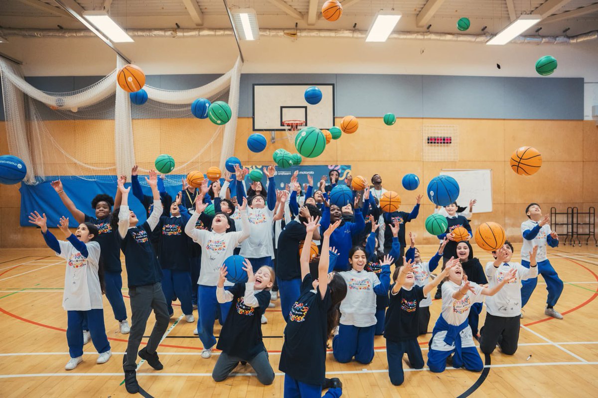 EuroLeague's tweet photo. The #BouncingForGood initiative stops in London! 🤩🇬🇧
Hoops, laughs, and learning with the @LondonLions 👏
Huge thanks to @motorolaUK & @OTEuroleague for making it happen 💙
#WeAreAllOneTeam #HelloMoto https://t.co/ED3lM2Rz5g