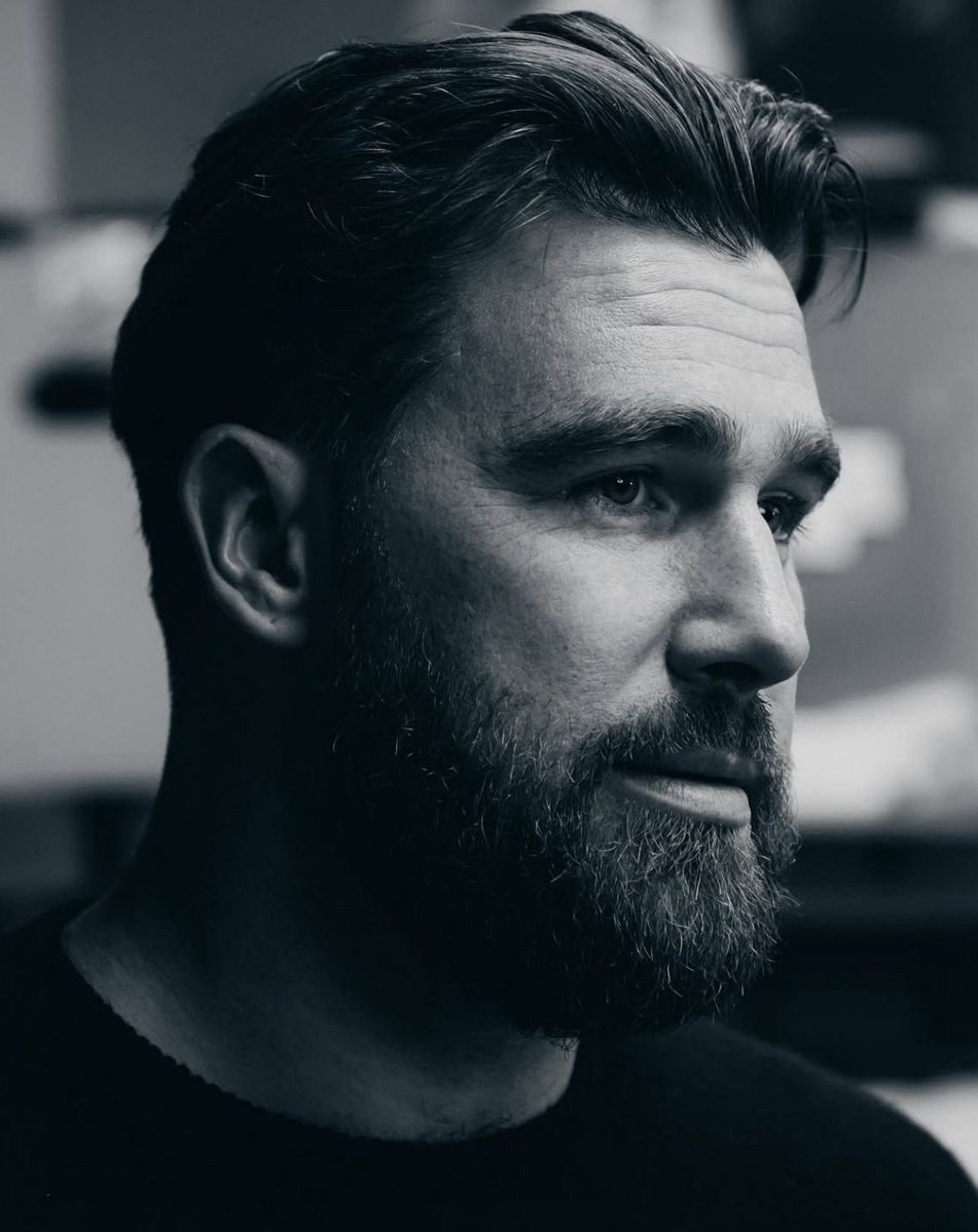 Travis Kelce #WPMOYChallenge   
Travis Kelce #ProBowlVote