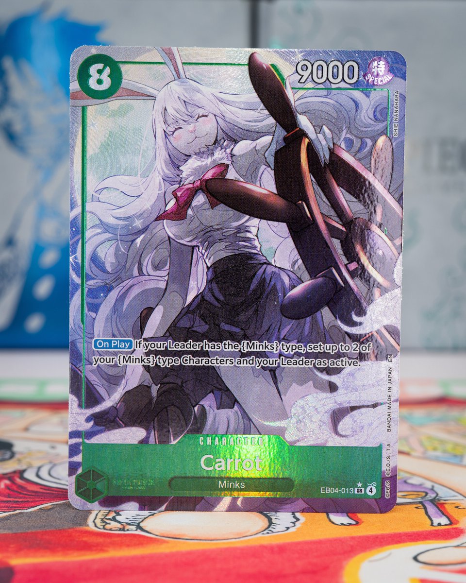 Official in person photos of the base rarity and Alternate Art