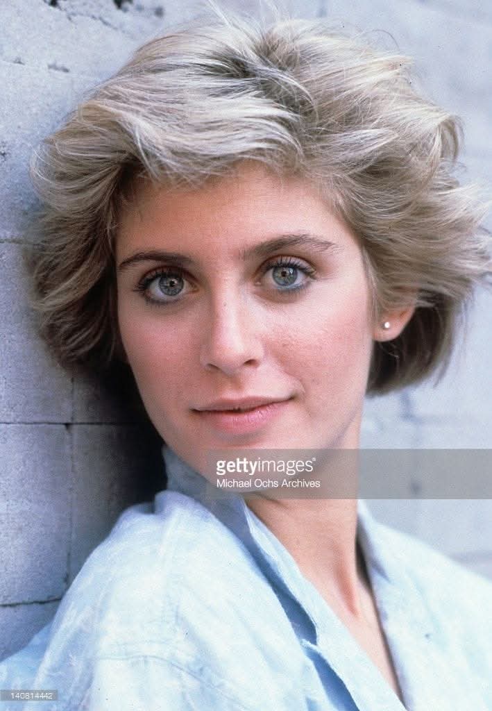 barbaravitali2's tweet photo. Happy Birthday to #HelenSlater December 15,1963 #Supergirl #TheGoodMother #TheSecretOfMySuccess https://t.co/k2MH4F7Y2i