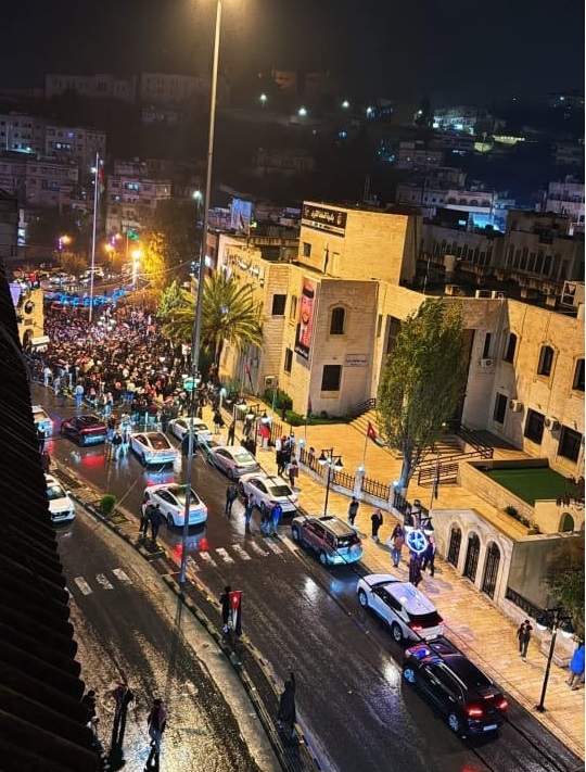 موجة فرح تجتاح عموم شوارع المملكة بعد تأهل منتخب النشامى إلى نهائي كأس العرب #بترا 