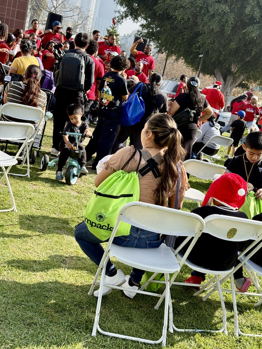 MyImpacks's tweet photo. This past weekend, Impacks was grateful to partner with CityBoyz Givebacks and @GoodwillSocal for an incredible community event serving more than 500 families. We’re proud to support partners who are deeply committed to strengthening their communities. https://t.co/t3fuPNxbfq