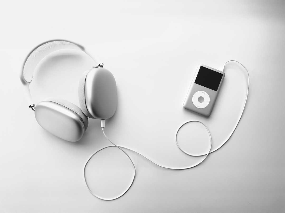 Basic Apple Guy tweet media