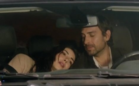 madem bu sahnenin paraleli geldi sarılmanın da paralelini alabilir miyiz 🥹🥹🥹