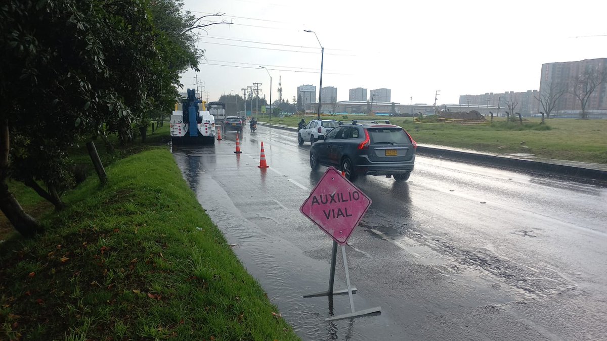 #Actualización | 3:11 p.m. 🚙🛠️ La resolución del incidente vial a la altura de la calle 201 sobre #AutoNorte en dirección Chía→Bogotá aún está en curso. Estamos trabajando para normalizar la situación. Se recomienda paciencia. #RutaBogotáNorte