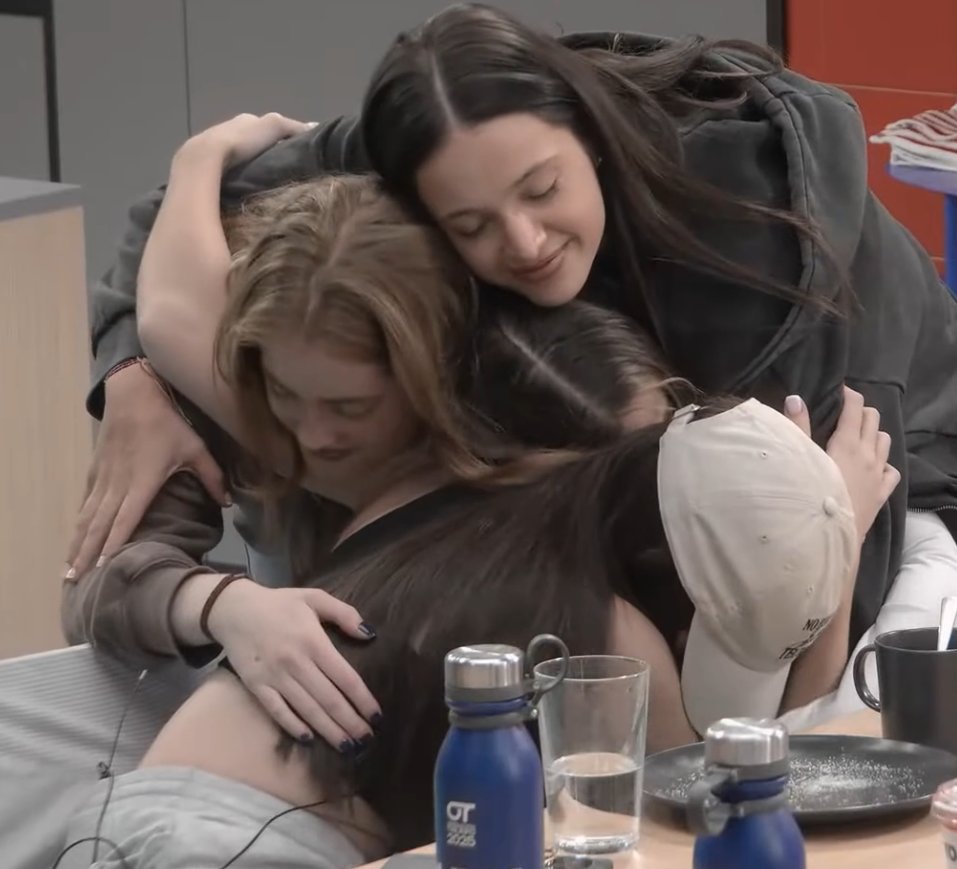 xrainynightx's tweet image. os adoro, hasta el final con vosotras 💜