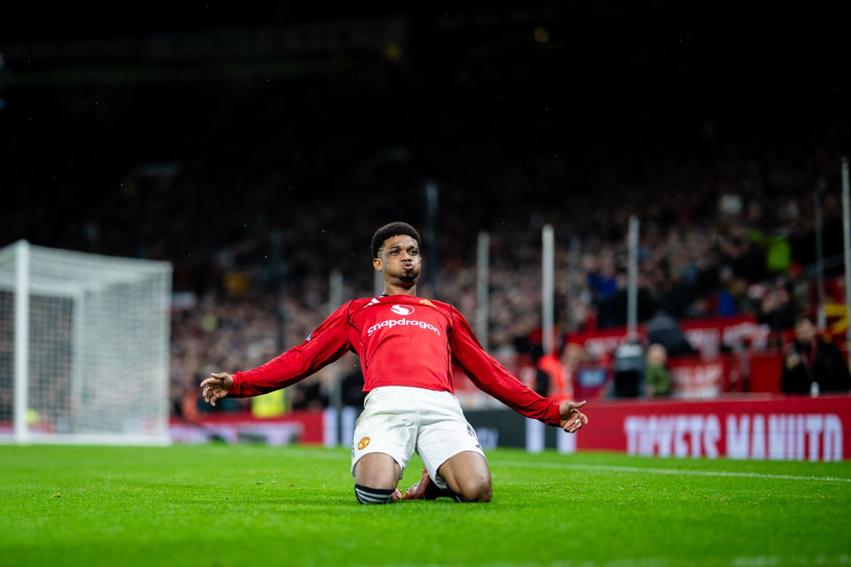 ManUtd's tweet photo. 🌟 https://t.co/QYxQFcDk3J