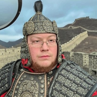 猪不会飞往西方，而是飞往东方。#新头像