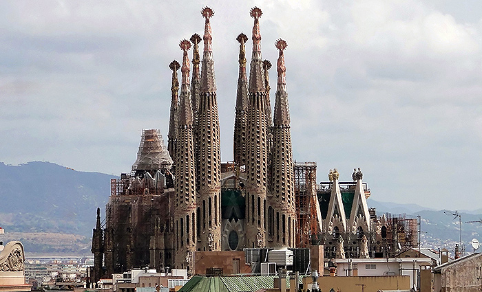 YourKeyToTravel's tweet image. Sagrada Familia in Barcelona is perhaps the best known of architect  Antonio Gaudí’s Modernist works and remains unfinished to this day.  Construction began in 1882, but Gaudí was never able to  see his masterpiece completed. #barcelonaspain #spain #gaudiarchitecture #spaintravel