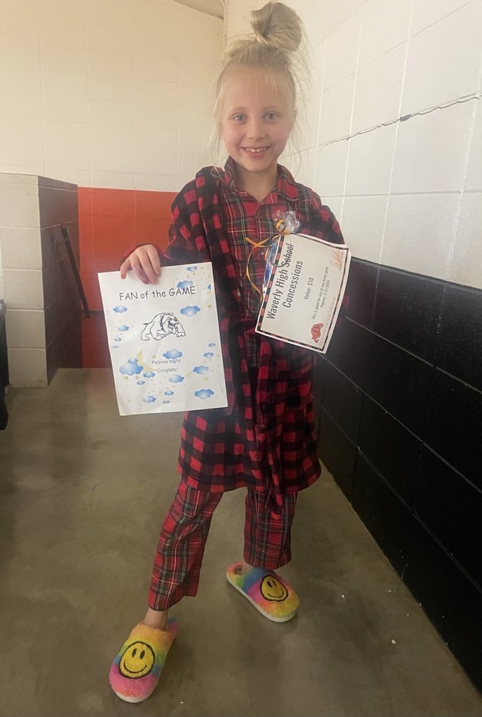 SchoolsWaverly's tweet image. Friday night’s FAN OF THE GAME for Pajama Night was Lottie Piper! 🌙⭐️🖤
Come support your Waverly Bulldogs on Hawaiian Night December 16th at home vs Olpe.