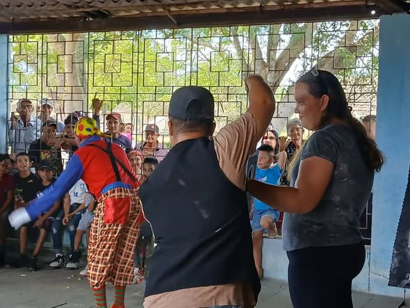 CNCTVGranma's tweet photo. El proyecto Devolviendo Esperanza cautivó y enamoró al público de Pestan en CAUTO CRISTO, el Circo Granma, Proyecto TAREQUEANDO, la guaguandunga, y el mismísimo José Alberto el Ruiseñor, es el elenco que nos presentamos en estas jornadas
"DEVOLVIENDO ESPERANZA"
#ProvinciaGranma https://t.co/3MdkoOxCBX