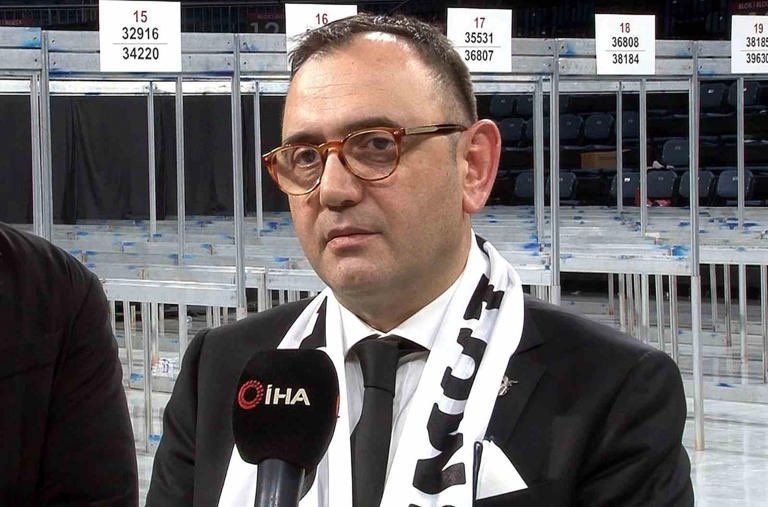 Beşiktaş’ın penaltısı verilmez: Sabrımızı taşırmayın 

Rakibimize kırmızı kart çıkmaz: Sabrımızı taşırmayın 

Haksız yere kırmızı kart görürüz: Sabrımızı taşırmayın 

Durduk yere sarı kart görürüz: Sabrımız taşırmayın 

Peygamber sabrı olan yönetim 🙏🏼🙏🏼