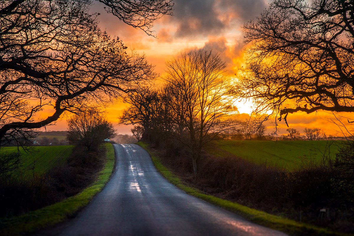 Weekend_Rebel's tweet image. Disappearing into the sunset...