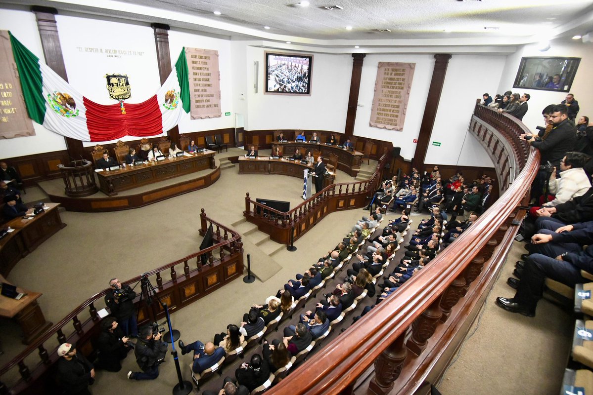 Mi felicitación a mi amigo, el Fiscal General del Estado, <a href="/FedericoFdzMx/">Federico Fernández</a>, por su Primer Informe de Gestión Institucional ante el Congreso del Estado de Coahuila. Sigamos trabajando unidos al gobernador <a href="/manolojim/">Manolo Jiménez Salinas</a> por la seguridad de nuestro estado. ¡Enhorabuena!